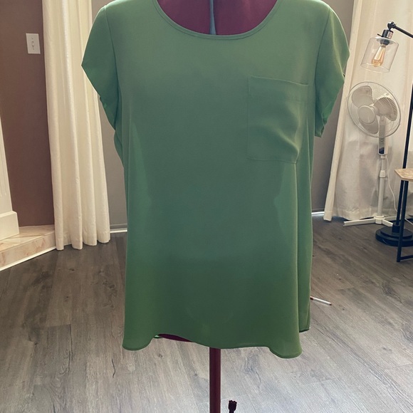NWOT Light green short sleeve blouse - Picture 6 of 6